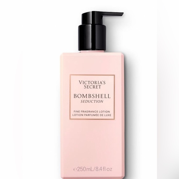 Bombshell Perfume 3.4oz and Rollerball .23oz Bombshell Seduction Lotion 8.4oz - Picture 7 of 11